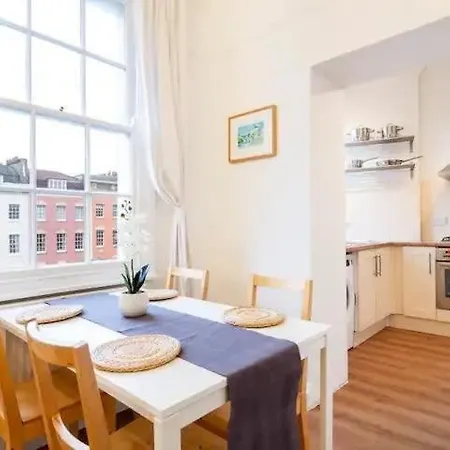 Apartment Al's Kingsdown Parade F3 Bristol